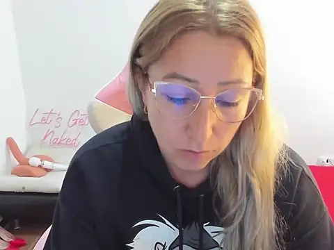 chrystal sl852 online show from December 15, 2025, 8:24 pm