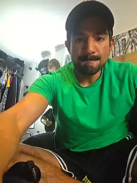 piggylatino online show from March 11, 2026, 7:20 pm