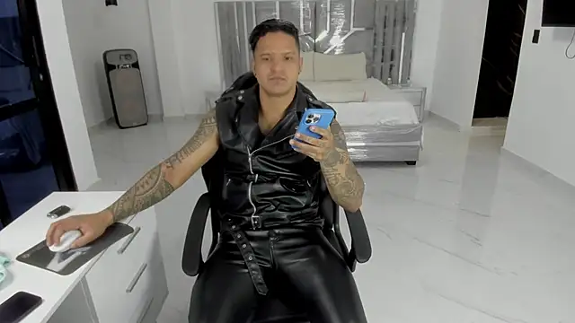 master leather online show from April 27, 2026, 5:05 am