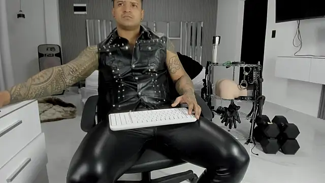 master leather online show from June 10, 2026, 4:56 am