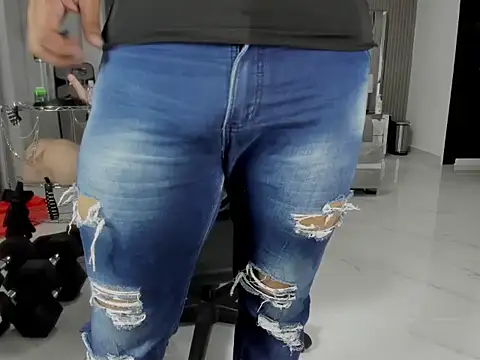 Snapshot of master_leather chatting on July 15, 2026, 3:39 pm master leather online show from July 15, 2026, 3:39 pm