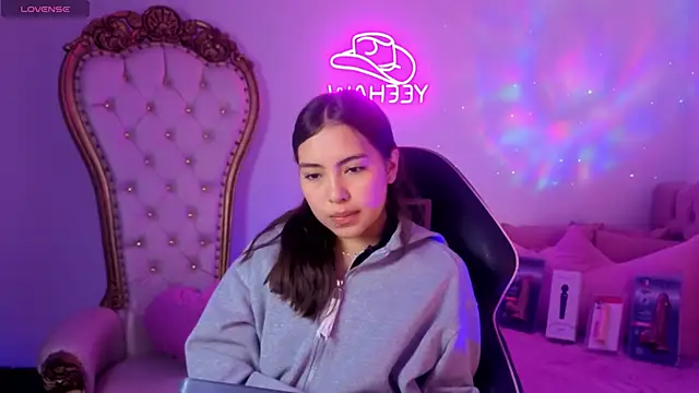 ISABELA TAY online show from June 13, 2026, 11:52 am
