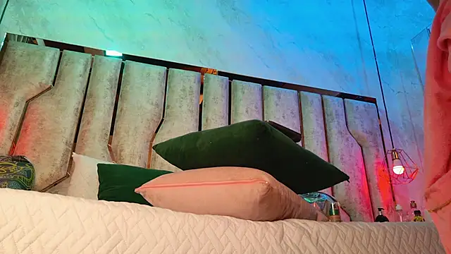 Snapshot of Caroline_palmerr chatting on December 14, 2025, 3:23 am Caroline palmerr online show from December 14, 2025, 3:23 am