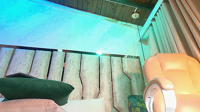 Snapshot of Caroline_palmerr chatting on December 15, 2025, 3:22 am Caroline palmerr online show from December 15, 2025, 3:22 am