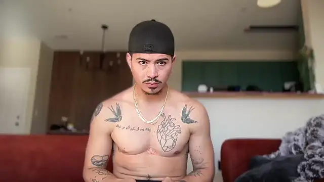 Snapshot of nudecouple100 chatting on November 24, 2025, 4:51 pm nudecouple100 online show from November 24, 2025, 4:51 pm