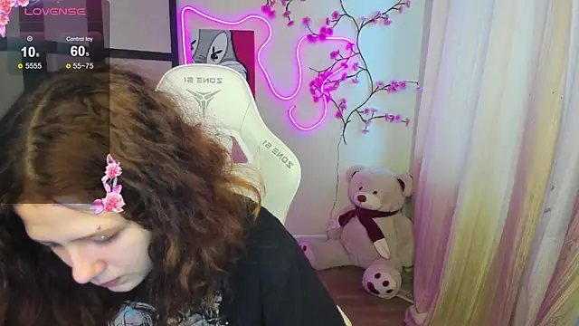 Snapshot of Anora_Miller chatting on November 23, 2025, 8:03 am Anora Miller online show from November 23, 2025, 8:03 am