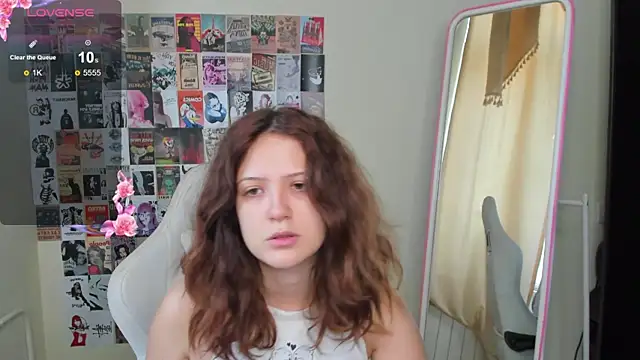 Snapshot of Anora_Miller chatting on November 29, 2025, 8:06 am Anora Miller online show from November 29, 2025, 8:06 am