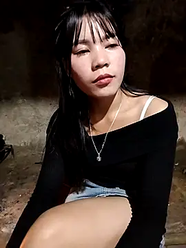 gugu0022 online show from February 14, 2026, 1:19 pm