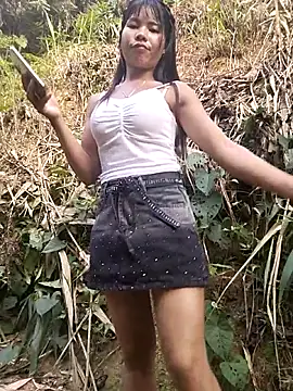 gugu0022 online show from May 17, 2026, 10:44 am