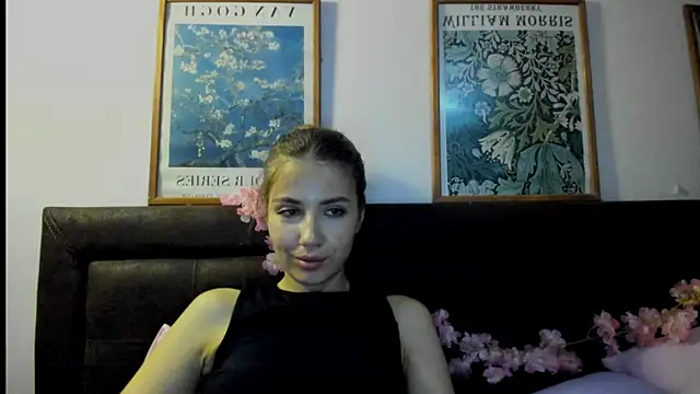 Snapshot of Aurora_Glow21 chatting on June 8, 2026, 1:28 am Aurora Glow21 online show from June 8, 2026, 1:28 am