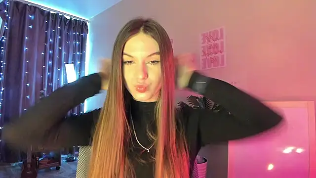 luna lust 212 online show from March 15, 2026, 4:29 am