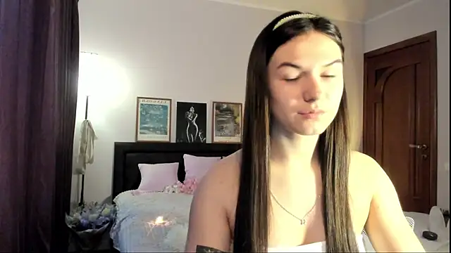 luna lust 212 online show from June 27, 2026, 3:39 pm