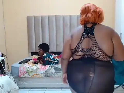 AssQueenXX40 online show from November 14, 2025, 9:02 pm