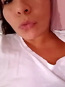 LatinaCalienteMilf online show from November 12, 2025, 3:45 pm