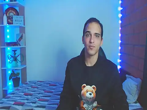 Snapshot of Maax30233 chatting on November 14, 2025, 5:00 pm Maax30233 online show from November 14, 2025, 5:00 pm