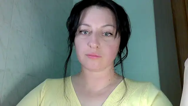 Snapshot of MelinaAx chatting on May 5, 2026, 8:06 pm MelinaAx online show from May 5, 2026, 8:06 pm