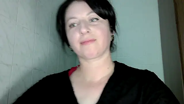 Snapshot of MelinaAx chatting on May 7, 2026, 7:19 pm MelinaAx online show from May 7, 2026, 7:19 pm