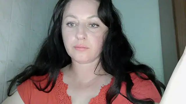 Snapshot of MelinaAx chatting on May 26, 2026, 6:15 pm MelinaAx online show from May 26, 2026, 6:15 pm
