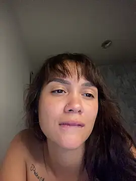 carolsapequinha online show from May 1, 2026, 3:00 am