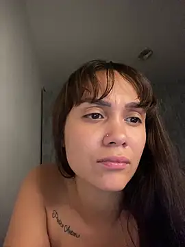 Snapshot of carolsapequinha chatting on May 5, 2026, 4:31 am carolsapequinha online show from May 5, 2026, 4:31 am