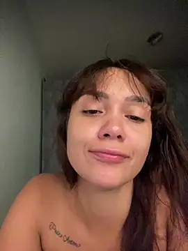 Snapshot of carolsapequinha chatting on May 20, 2026, 11:27 am carolsapequinha online show from May 20, 2026, 11:27 am