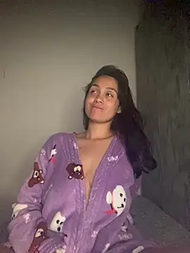 carolsapequinha online show from June 26, 2026, 4:06 am