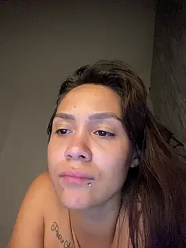 carolsapequinha online show from July 8, 2026, 3:44 am
