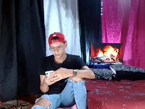 Snapshot of FANTASYBOYS11 chatting on November 15, 2025, 12:08 am FANTASYBOYS11 online show from November 15, 2025, 12:08 am