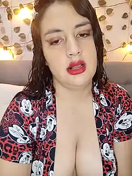 Snapshot of White_Queen_1 chatting on November 21, 2025, 9:02 pm White Queen 1 online show from November 21, 2025, 9:02 pm