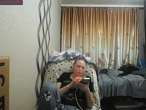 Snapshot of JenniDeep chatting on November 19, 2025, 5:57 pm JenniDeep online show from November 19, 2025, 5:57 pm