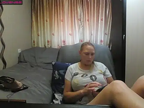 JenniDeep online show from July 18, 2026, 7:34 am