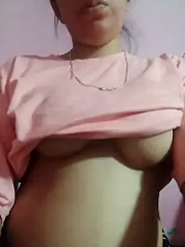 Snapshot of isha_sharma2002 chatting on May 11, 2026, 4:37 pm isha sharma2002 online show from May 11, 2026, 4:37 pm