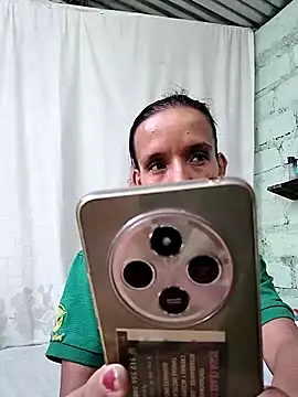 Snapshot of SindyHans chatting on November 26, 2025, 1:01 pm SindyHans online show from November 26, 2025, 1:01 pm