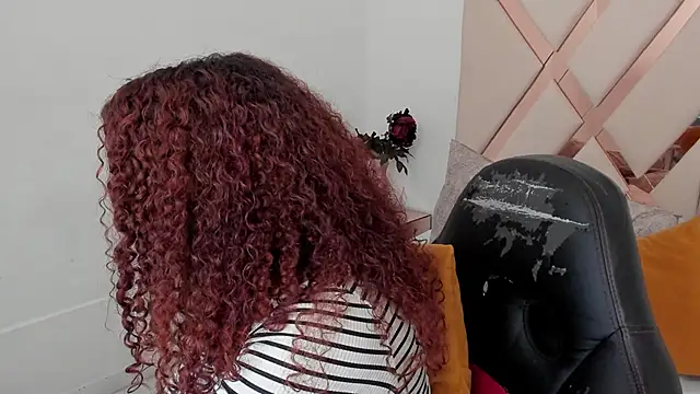 avrilwaynee online show from March 6, 2026, 12:12 pm