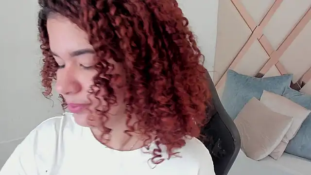 avrilwaynee online show from March 14, 2026, 12:54 pm