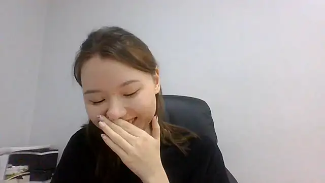 Snapshot of DeenaCaho chatting on November 28, 2025, 7:11 am DeenaCaho online show from November 28, 2025, 7:11 am