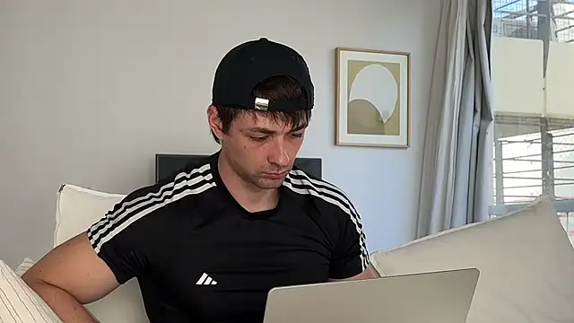 iggydavid online show from November 17, 2025, 8:36 pm