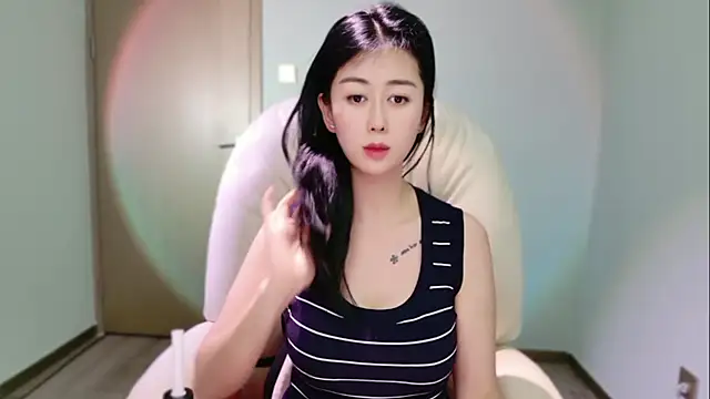 Snapshot of Zoe-Zoe chatting on February 20, 2026, 5:48 am Zoe-Zoe online show from February 20, 2026, 5:48 am