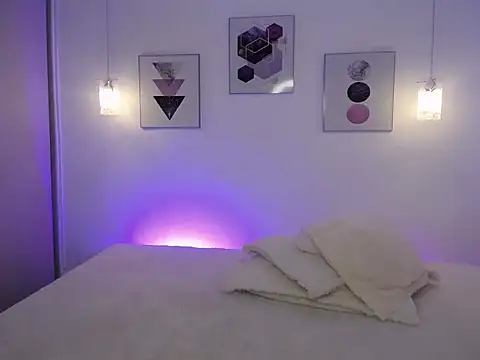 selene rouse  online show from November 25, 2025, 1:27 am