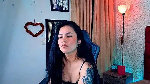Snapshot of Noise_Lux33 chatting on July 28, 2026, 2:13 pm Noise Lux33 online show from July 28, 2026, 2:13 pm