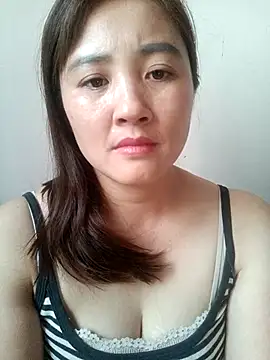 Snapshot of Little-Red123 chatting on November 27, 2025, 6:48 am Little-Red123 online show from November 27, 2025, 6:48 am