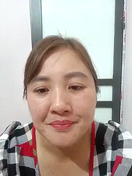 Little-Red123 online show from December 3, 2025, 11:52 am