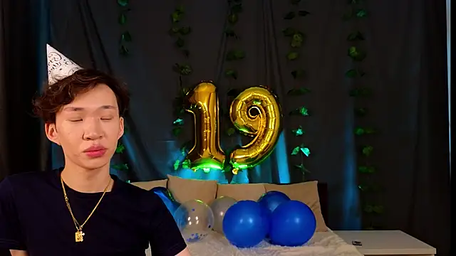 Snapshot of islendtakumi chatting on November 19, 2025, 3:06 am islendtakumi online show from November 19, 2025, 3:06 am