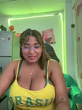 Snapshot of morena-2025 chatting on June 27, 2026, 3:11 am morena-2025 online show from June 27, 2026, 3:11 am