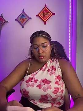Snapshot of morena-2025 chatting on July 11, 2026, 7:49 pm morena-2025 online show from July 11, 2026, 7:49 pm