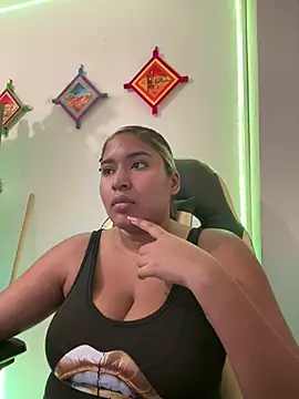 Snapshot of morena-2025 chatting on July 19, 2026, 11:30 pm morena-2025 online show from July 19, 2026, 11:30 pm