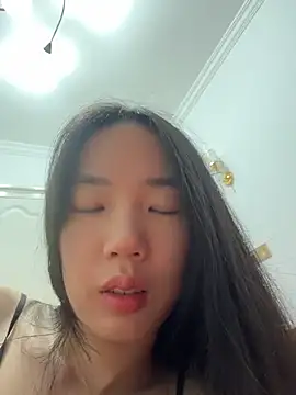 TinyBabe online show from April 27, 2026, 2:48 pm