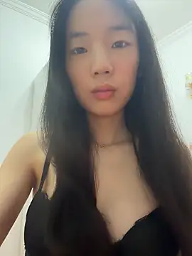 TinyBabe online show from April 29, 2026, 2:10 pm