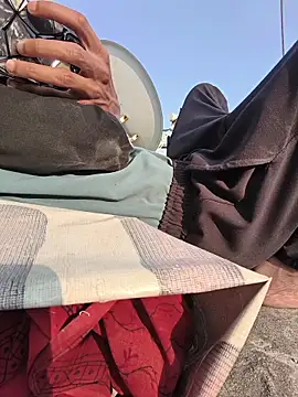 Ritik143jhil online show from February 9, 2026, 11:36 am