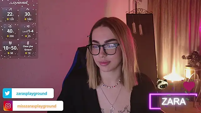 Snapshot of ZarasPlayground chatting on May 5, 2026, 8:06 pm ZarasPlayground online show from May 5, 2026, 8:06 pm